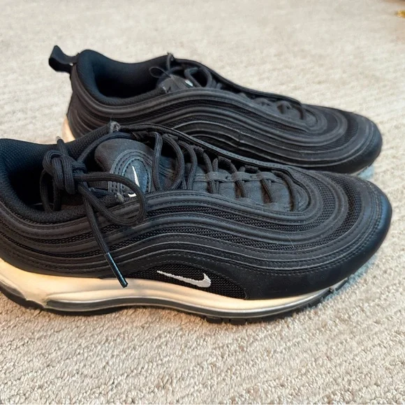 Nike Black and White Air Max Shoes - Picture 3 of 3